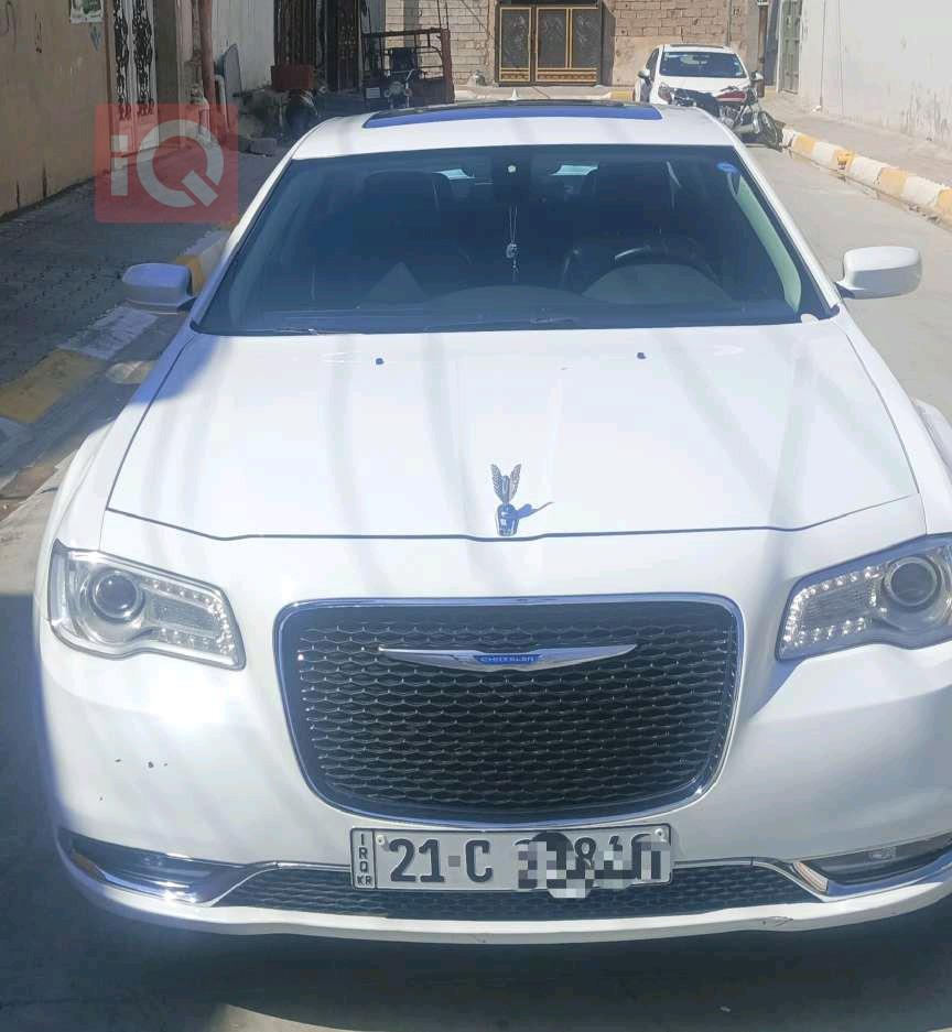 کرایسلەر 300